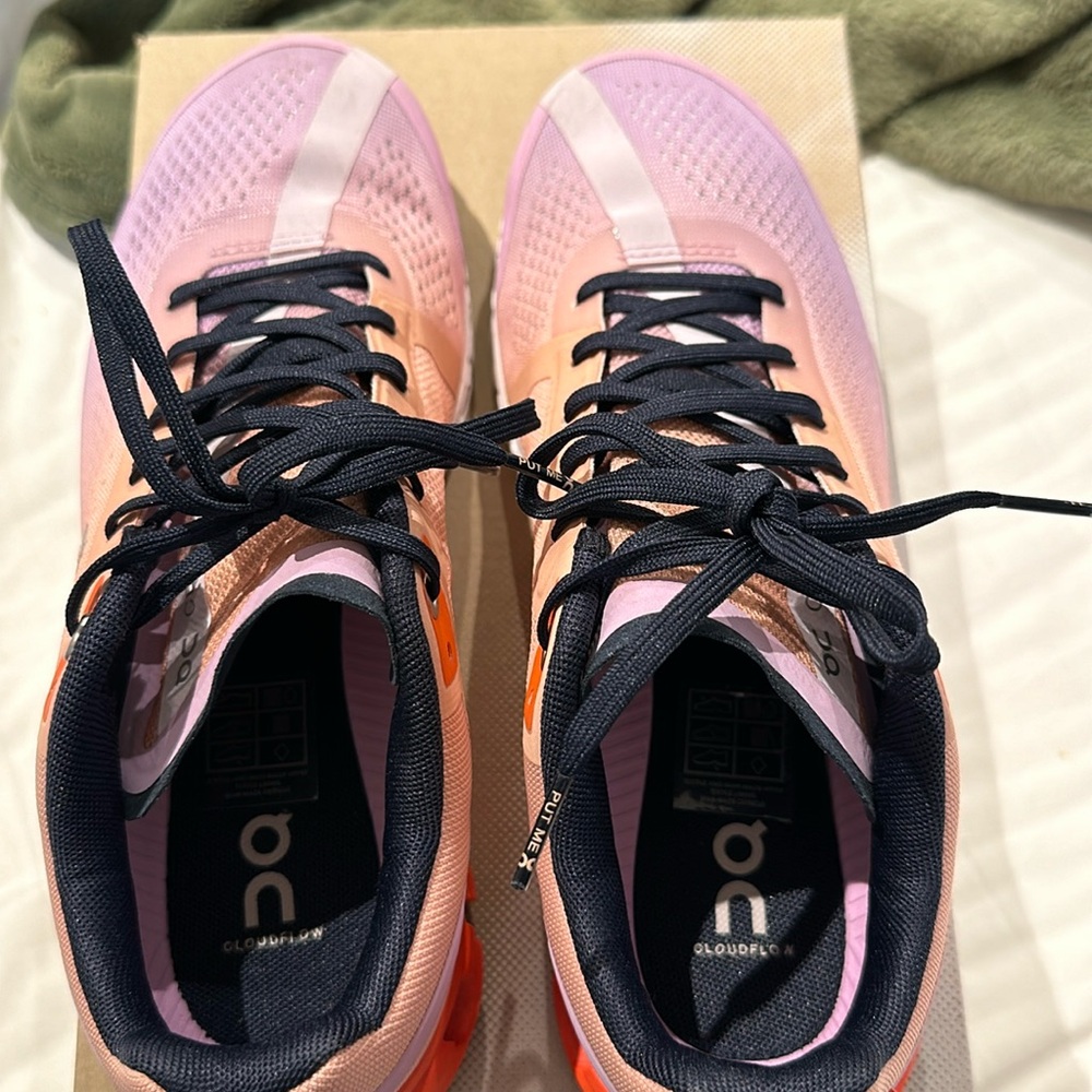 On running - Cloudflow size 8. Rose/Fiji